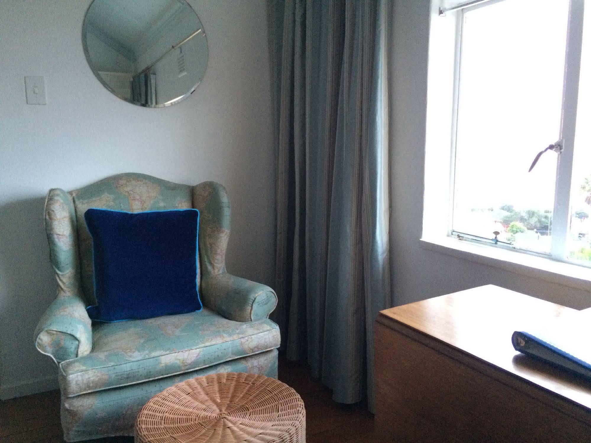 Blue On Blue Bed And Breakfast St James Buitenkant foto