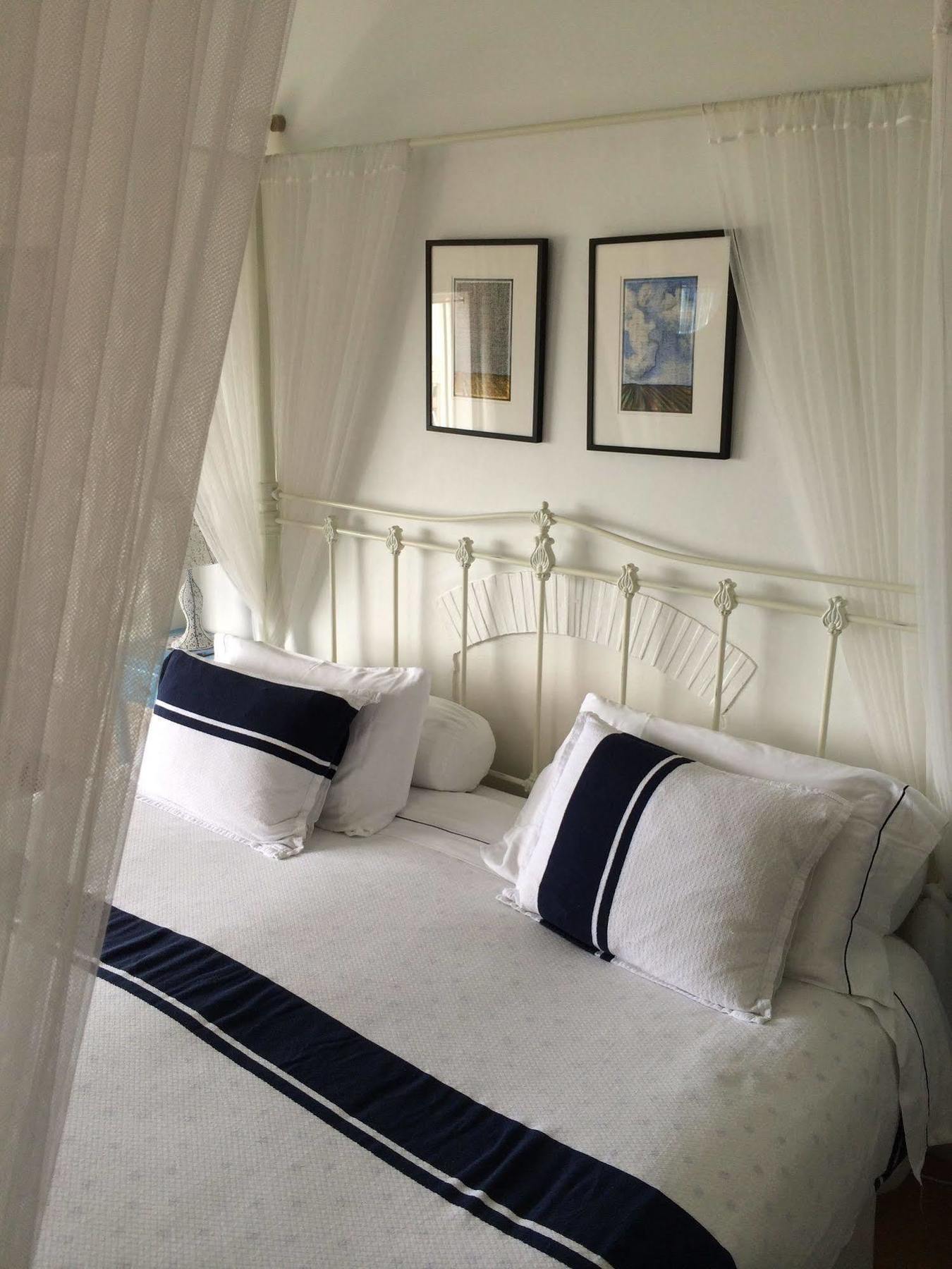 Blue On Blue Bed And Breakfast St James Buitenkant foto